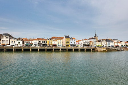 Visite de la chaume, quartier historique et pittoresque des sables d ...
